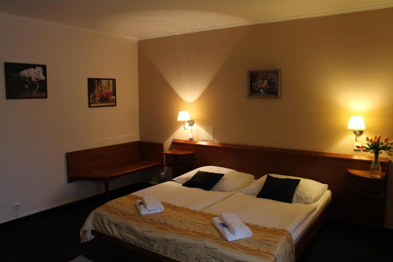 Zamecky Hotel Zlaty Orel Hranice  Eksteriør bilde