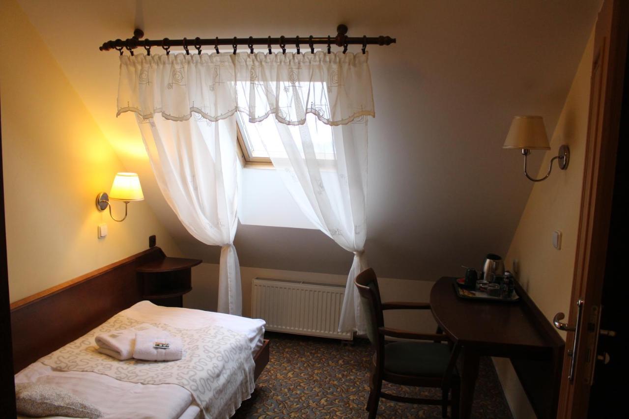 Zamecky Hotel Zlaty Orel Hranice  Eksteriør bilde