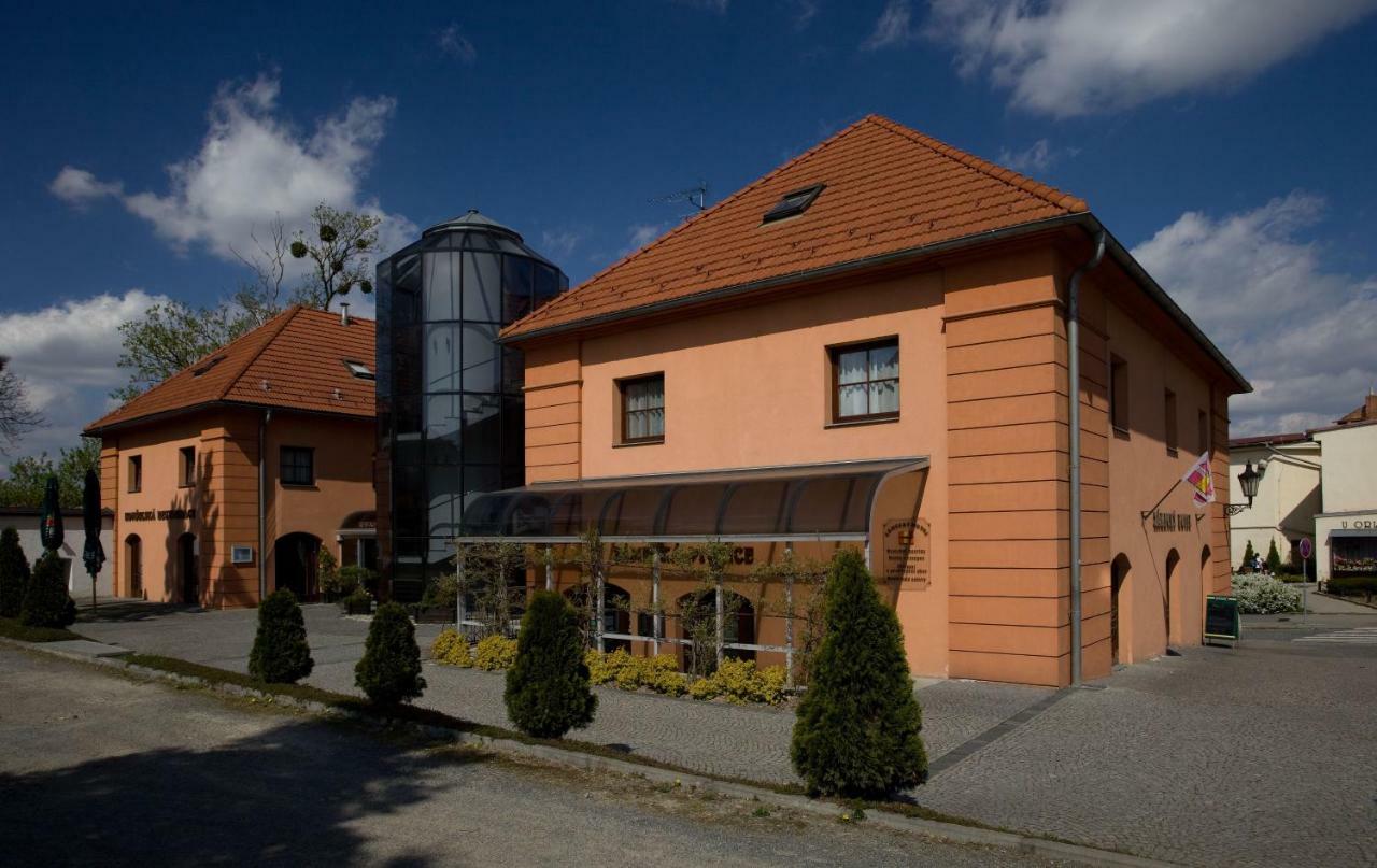 Zamecky Hotel Zlaty Orel Hranice  Eksteriør bilde